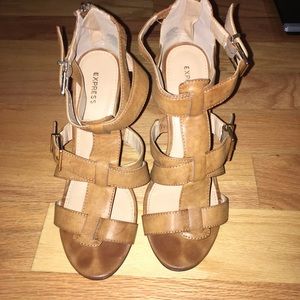 Express Wedges in Camel